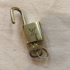 Louis Vuitton Lock and Key 319